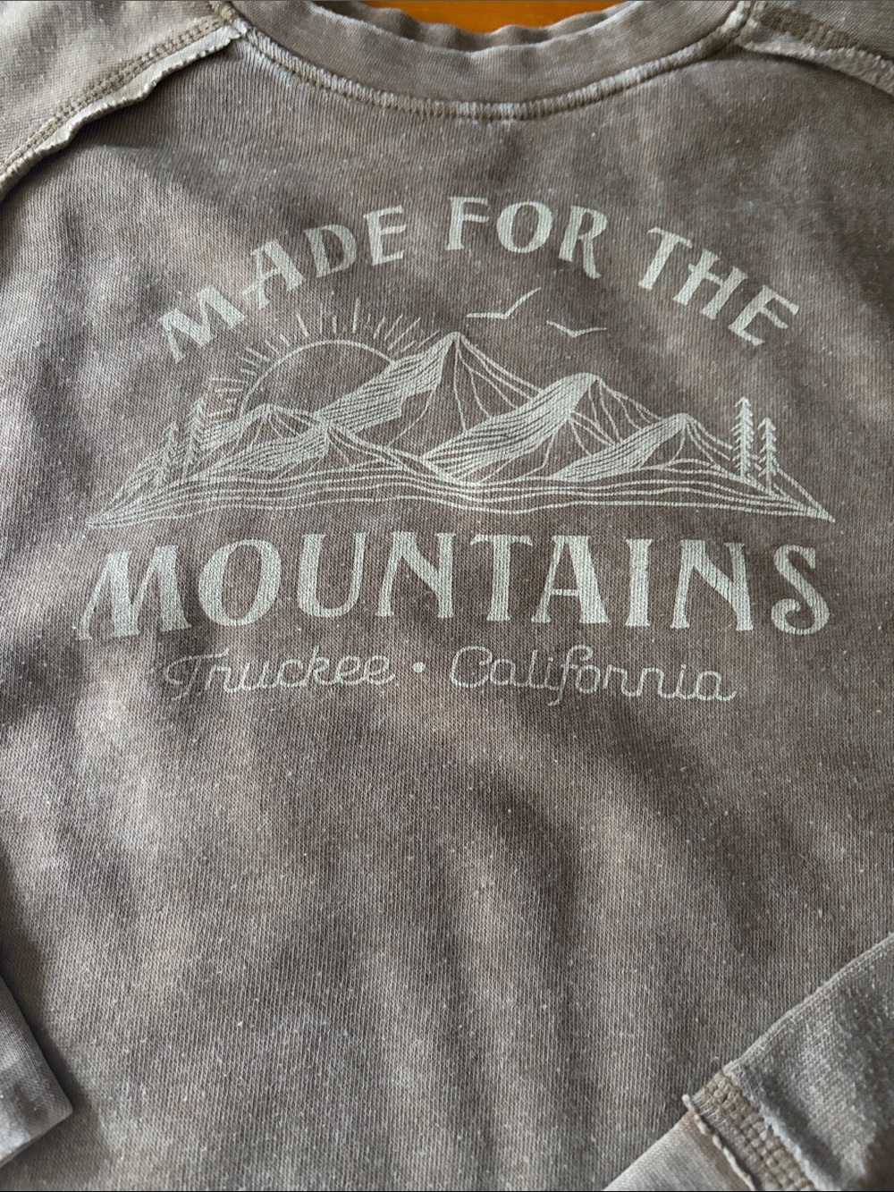 Vintage-Inspired Gray 'Made for the Mountains' Graphic Crewneck Sweatshirt - Picture 3 of 7